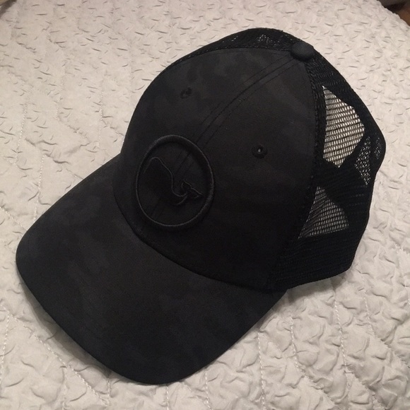 black vineyard vines hat